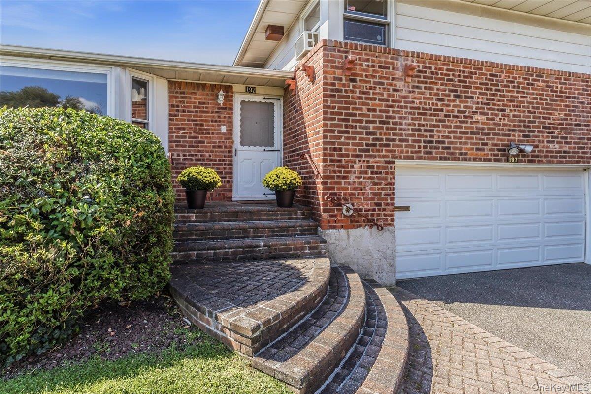 197 Stephen Street – For Sale photo 3