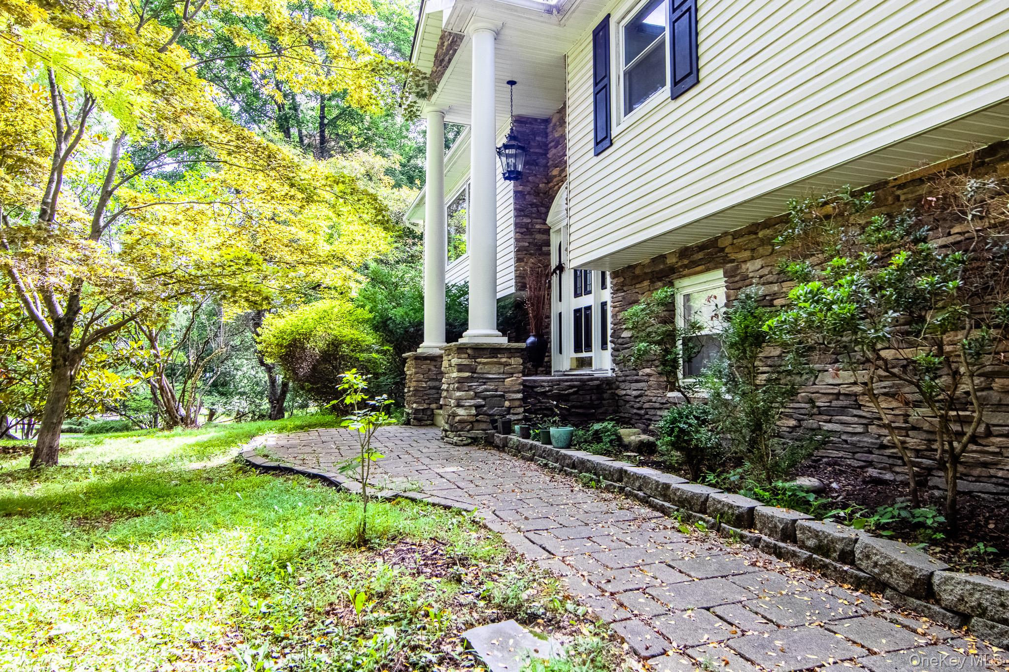 270 Bardonia Road – For Sale photo 2