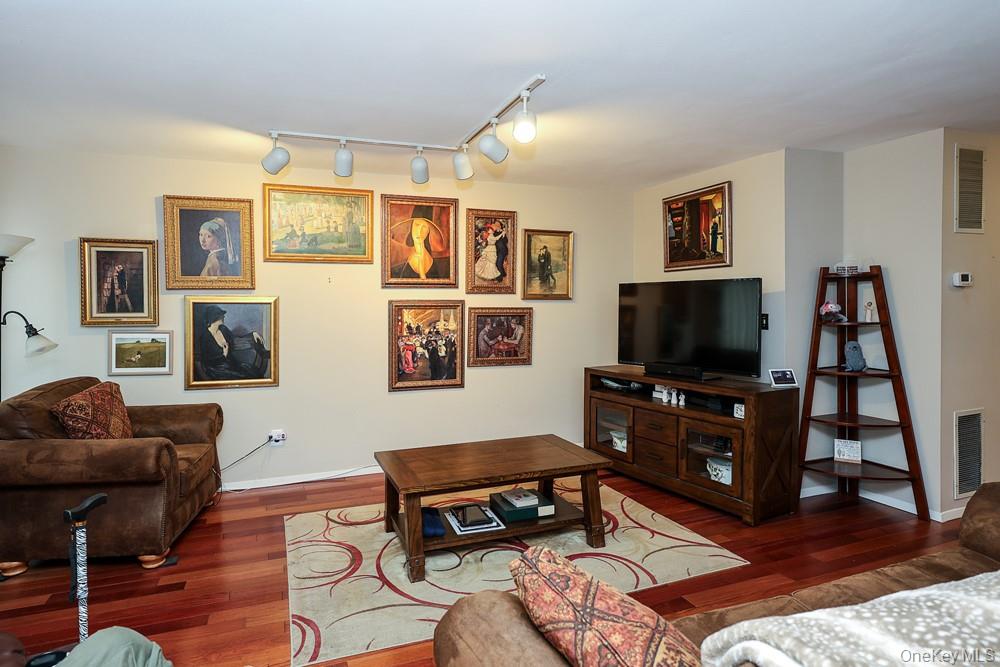 53 Villas Circle – For Sale photo 10