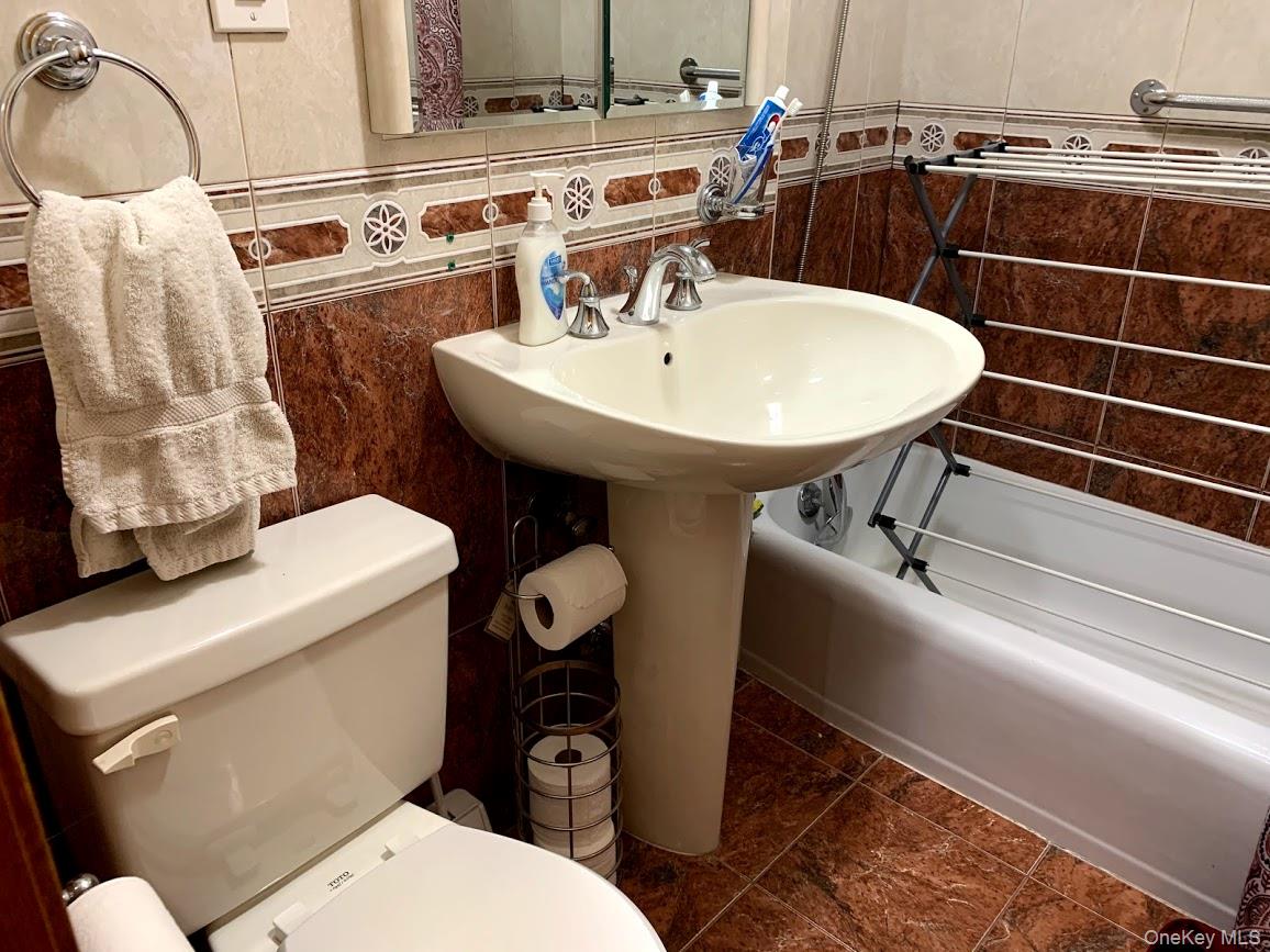 61-35 98th Street, Unit 2C photo 9