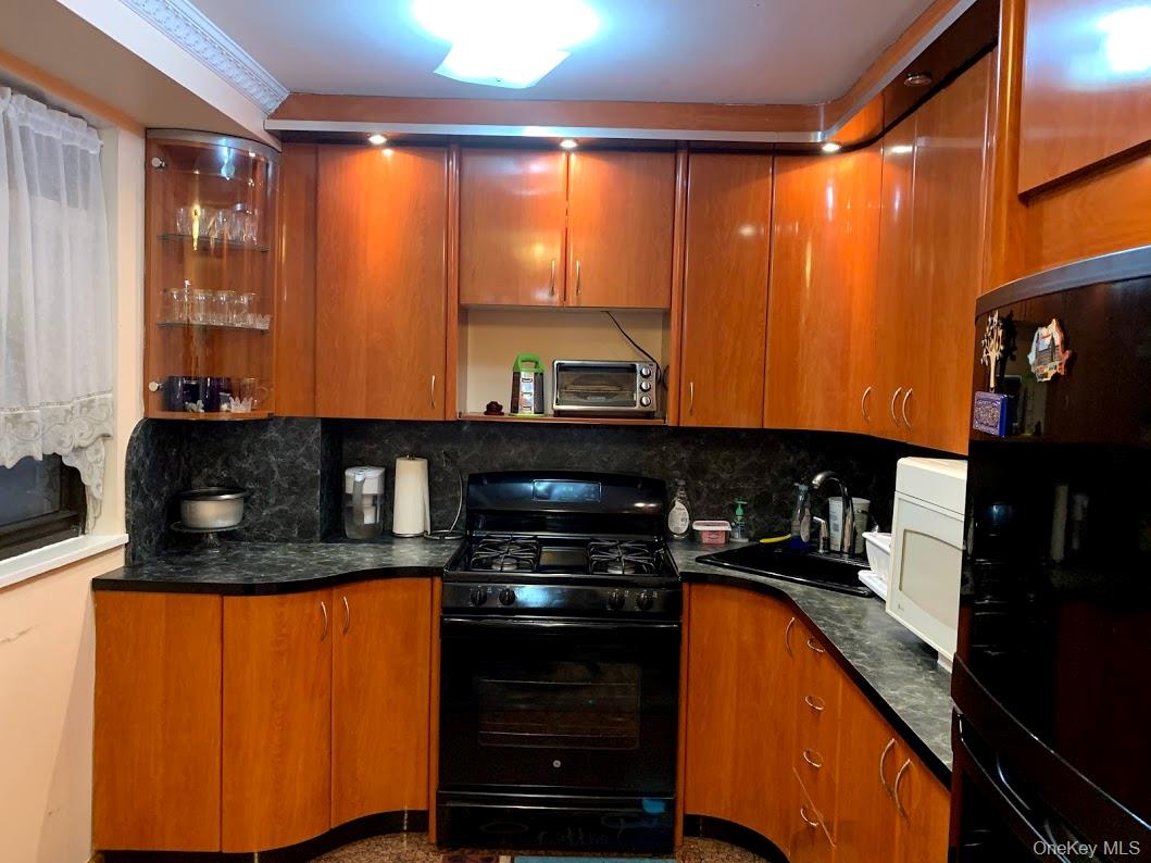 61-35 98th Street, Unit 2C photo 3