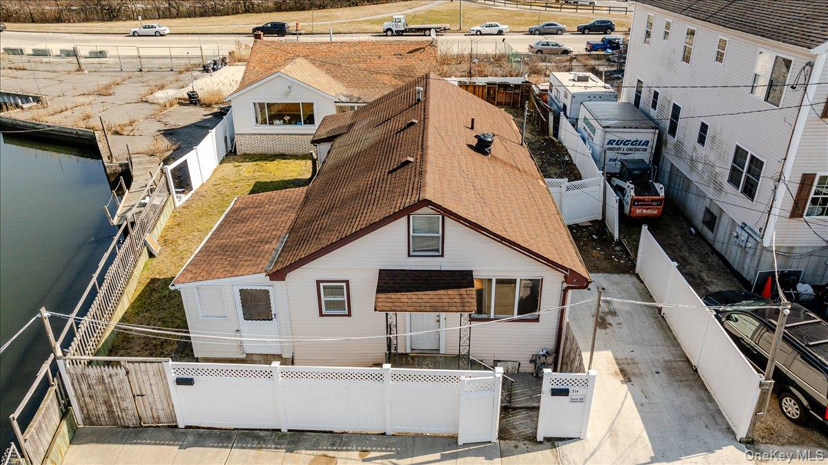 214 Beach 3rd St – For Sale