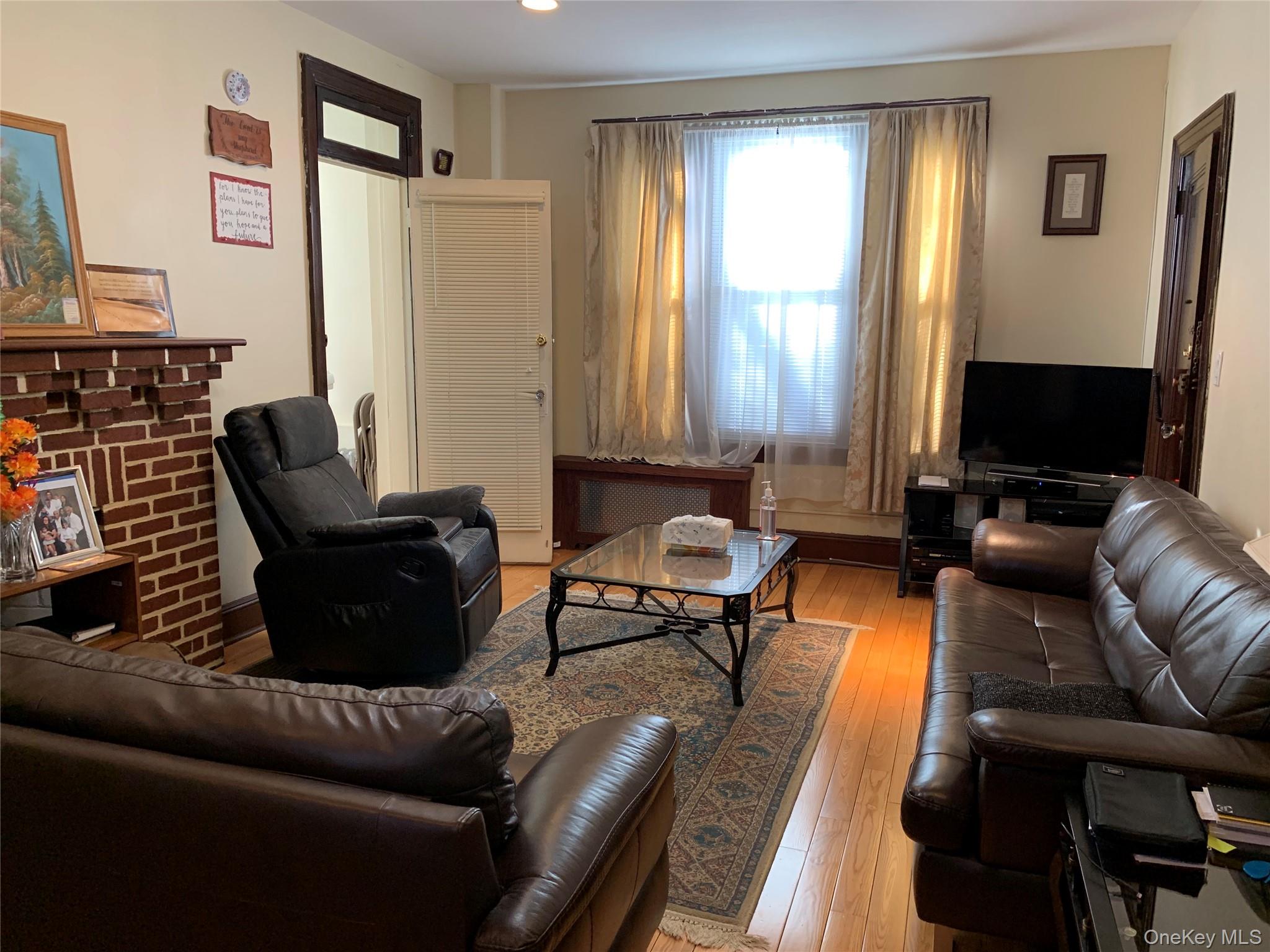 2564 Paulding Avenue – For Sale photo 7
