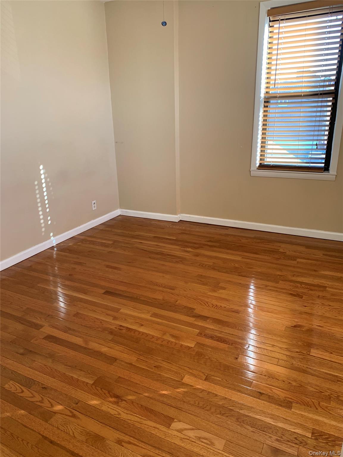 2564 Paulding Avenue – For Sale photo 19