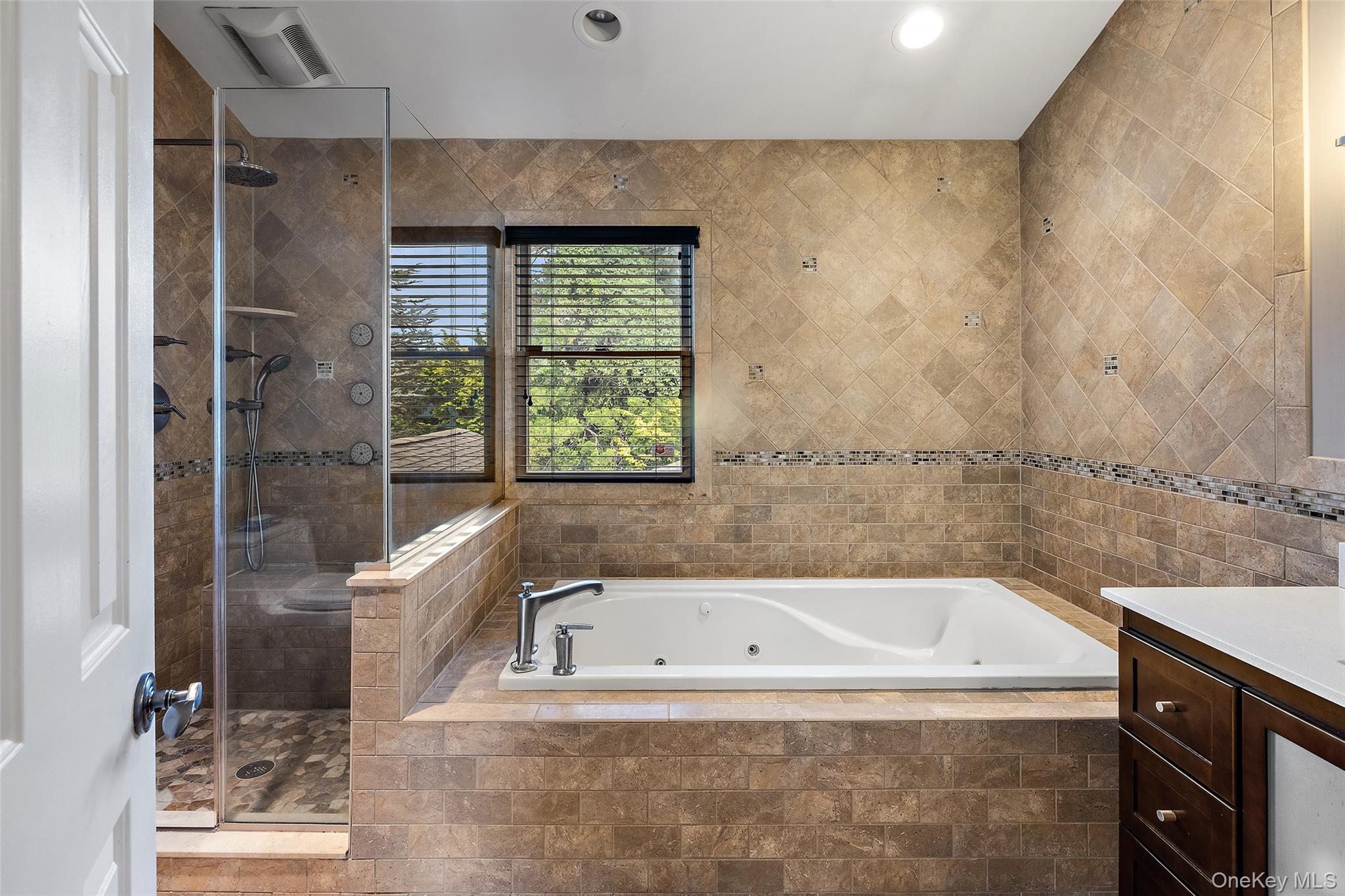 26 Kathleen Drive E – For Sale photo 13
