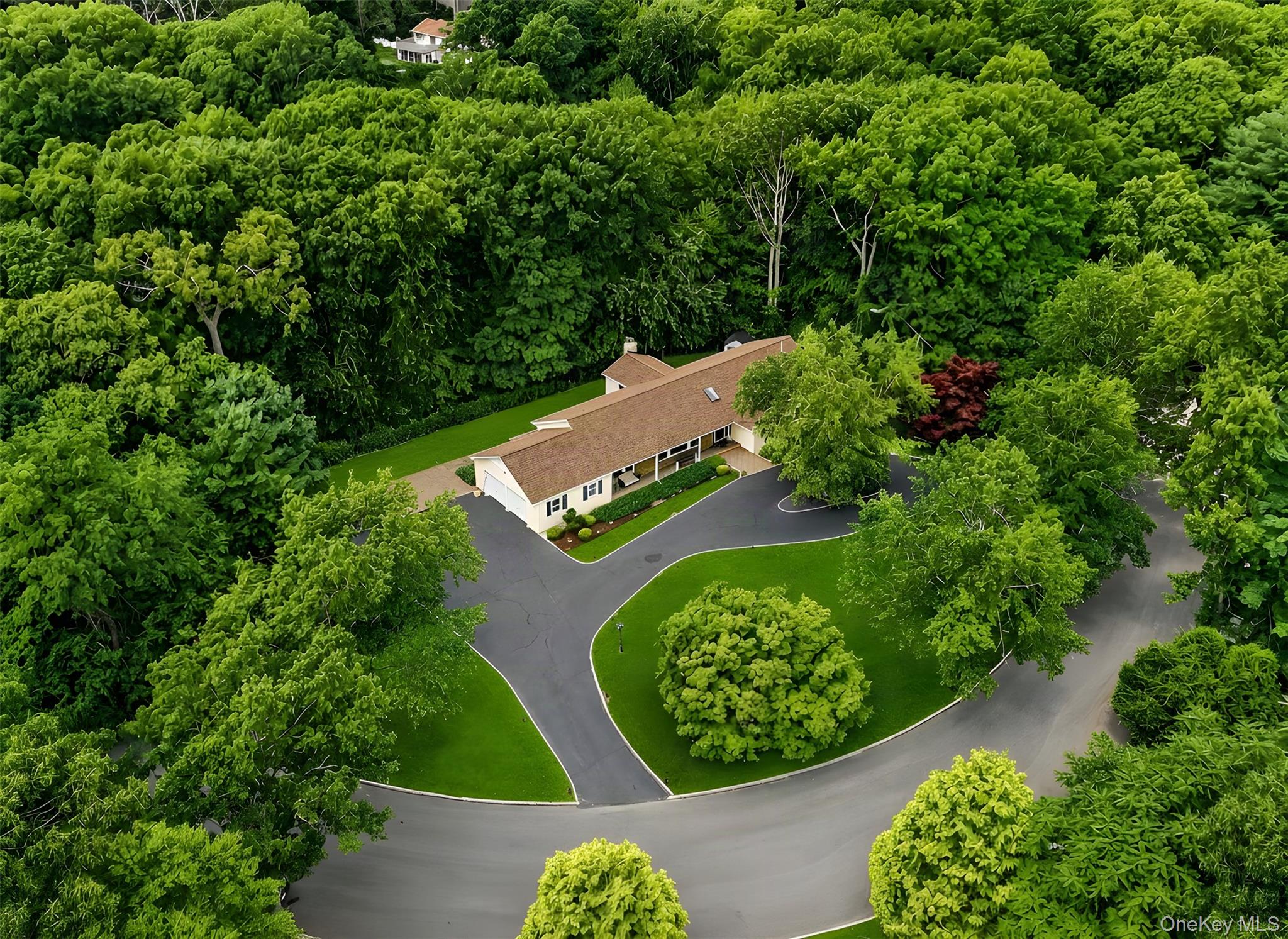 10 Williamsburg Drive – For Sale