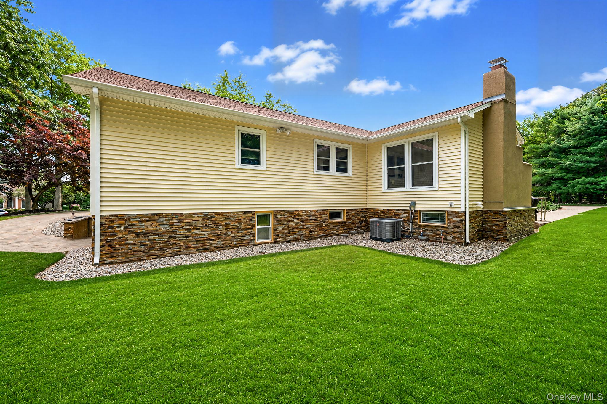 10 Williamsburg Drive – For Sale photo 36