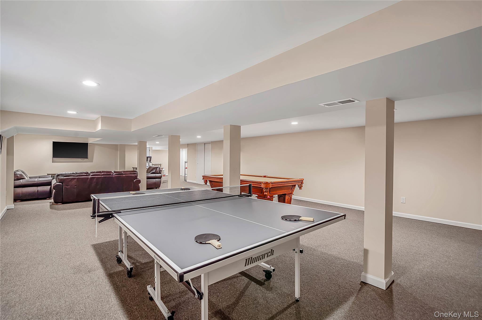 10 Williamsburg Drive – For Sale photo 27