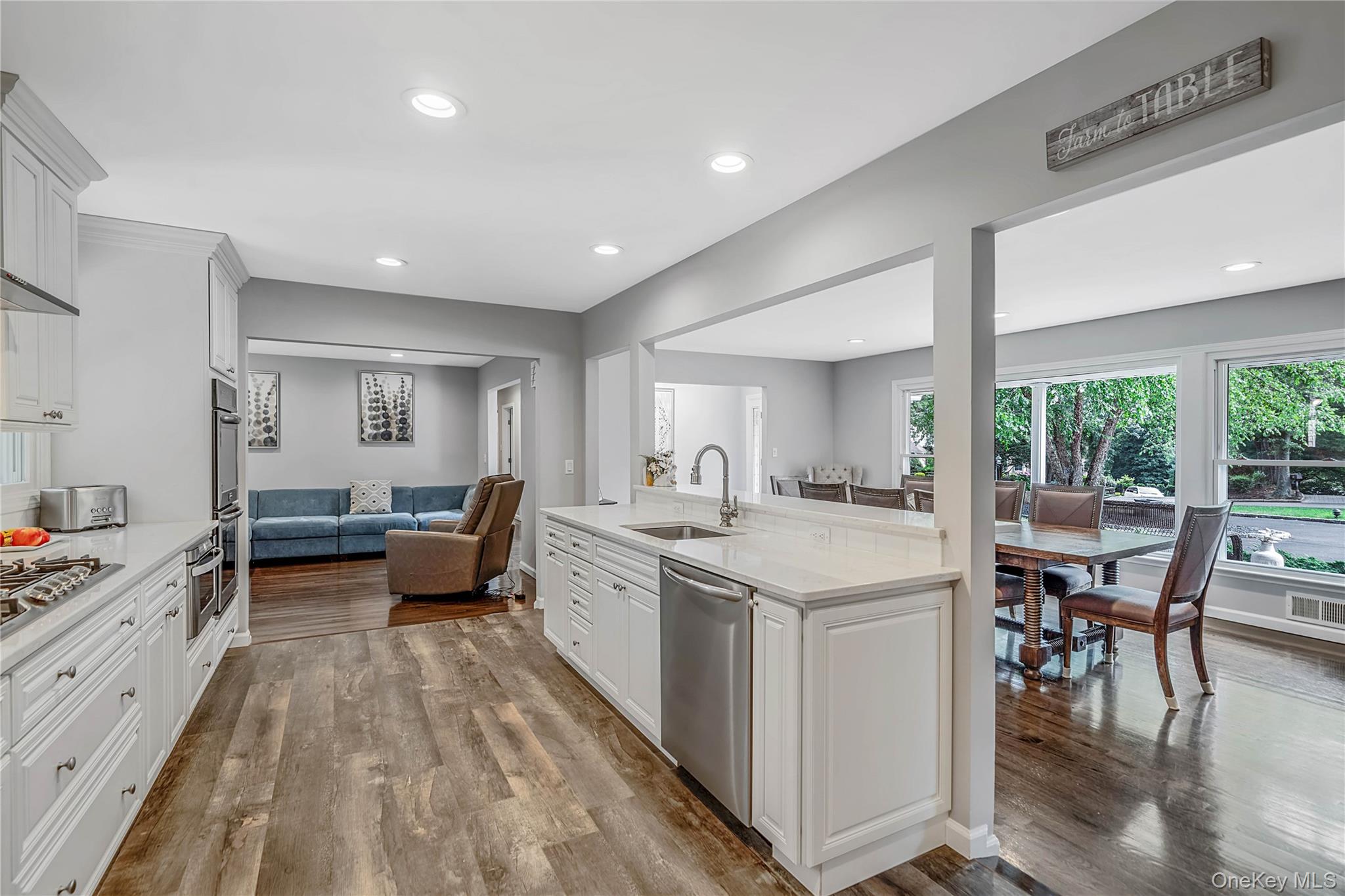 10 Williamsburg Drive – For Sale photo 9