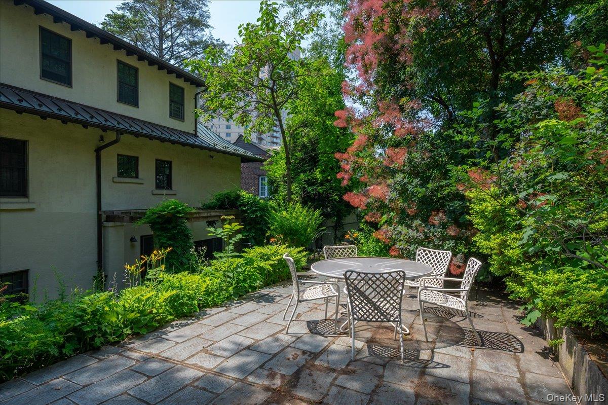 2727 Netherland Avenue – For Sale photo 6
