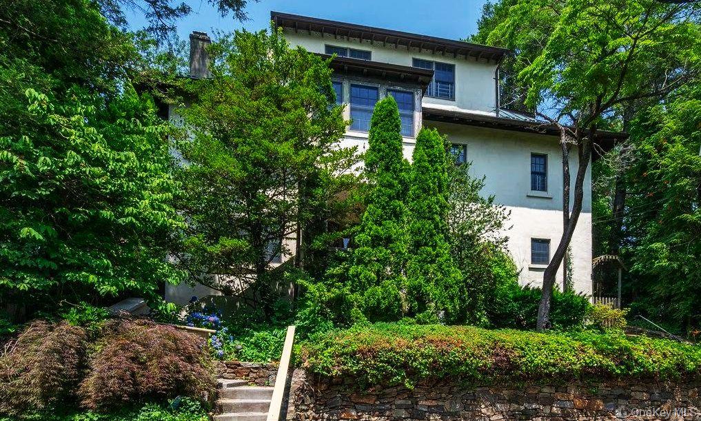2727 Netherland Avenue – For Sale
