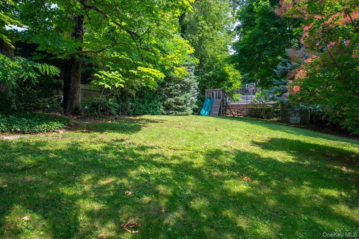 2727 Netherland Avenue – For Sale photo 7