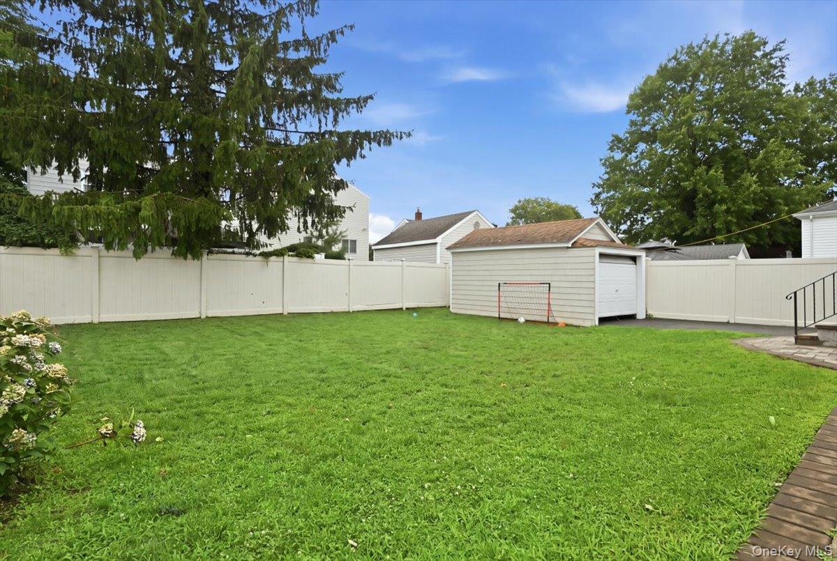 351 Hewlett Parkway – For Sale photo 22