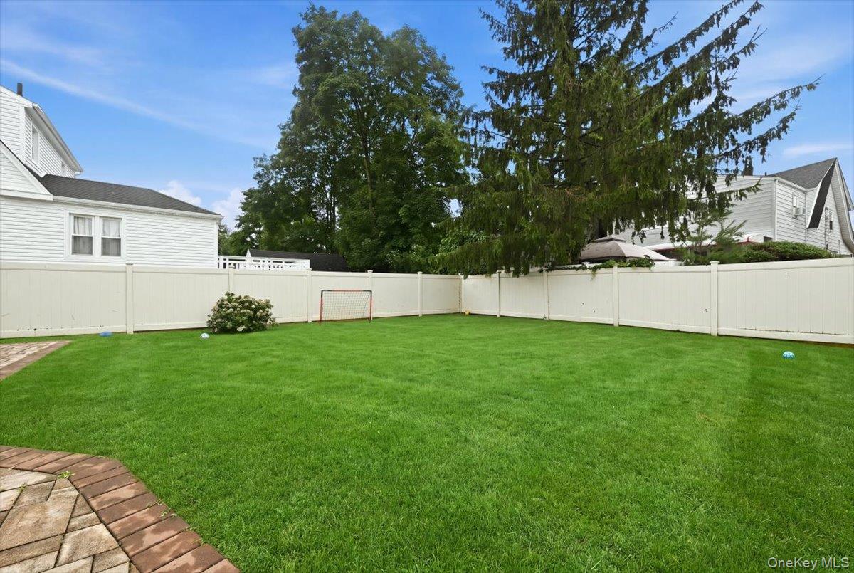 351 Hewlett Parkway – For Sale photo 21