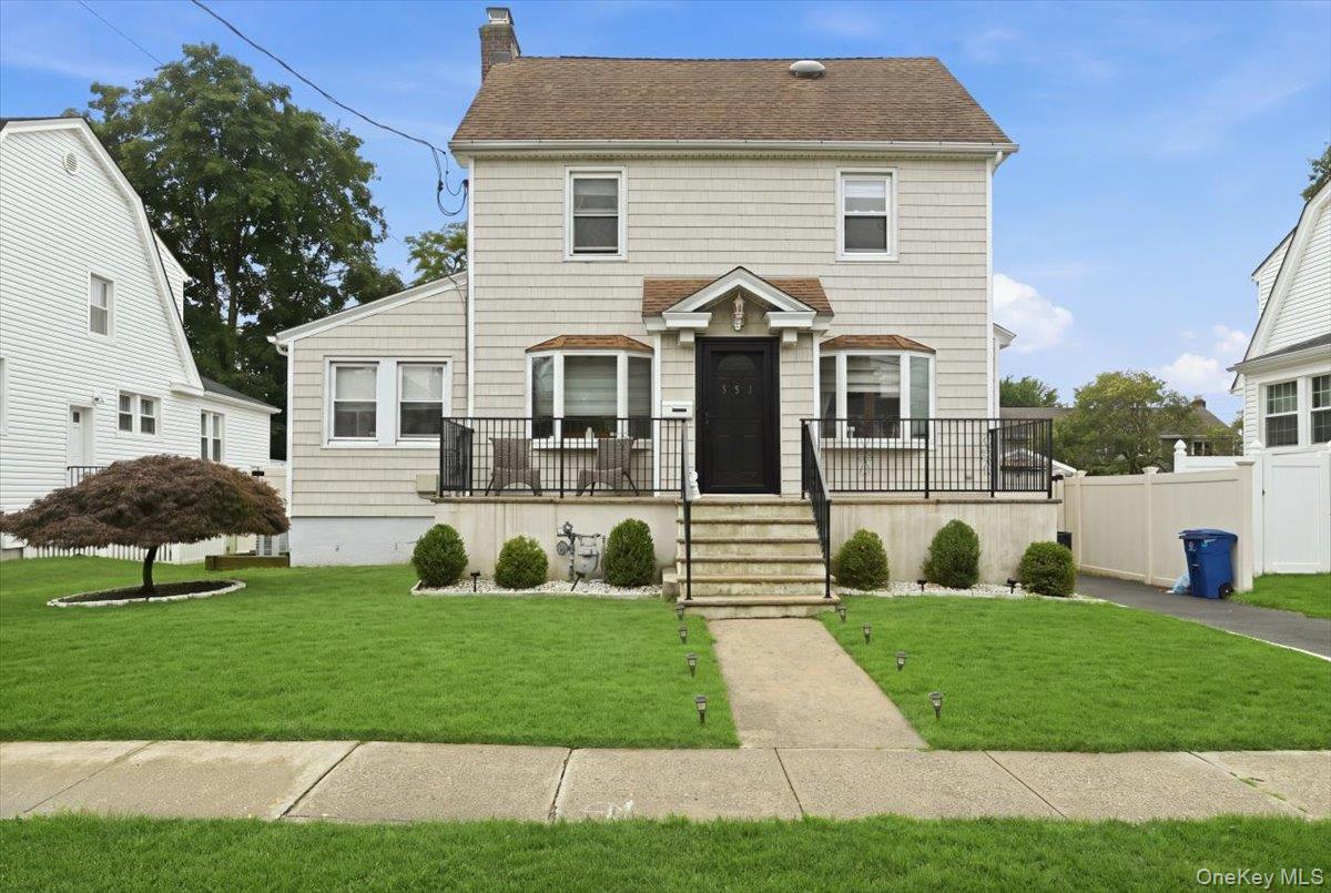 351 Hewlett Parkway – For Sale
