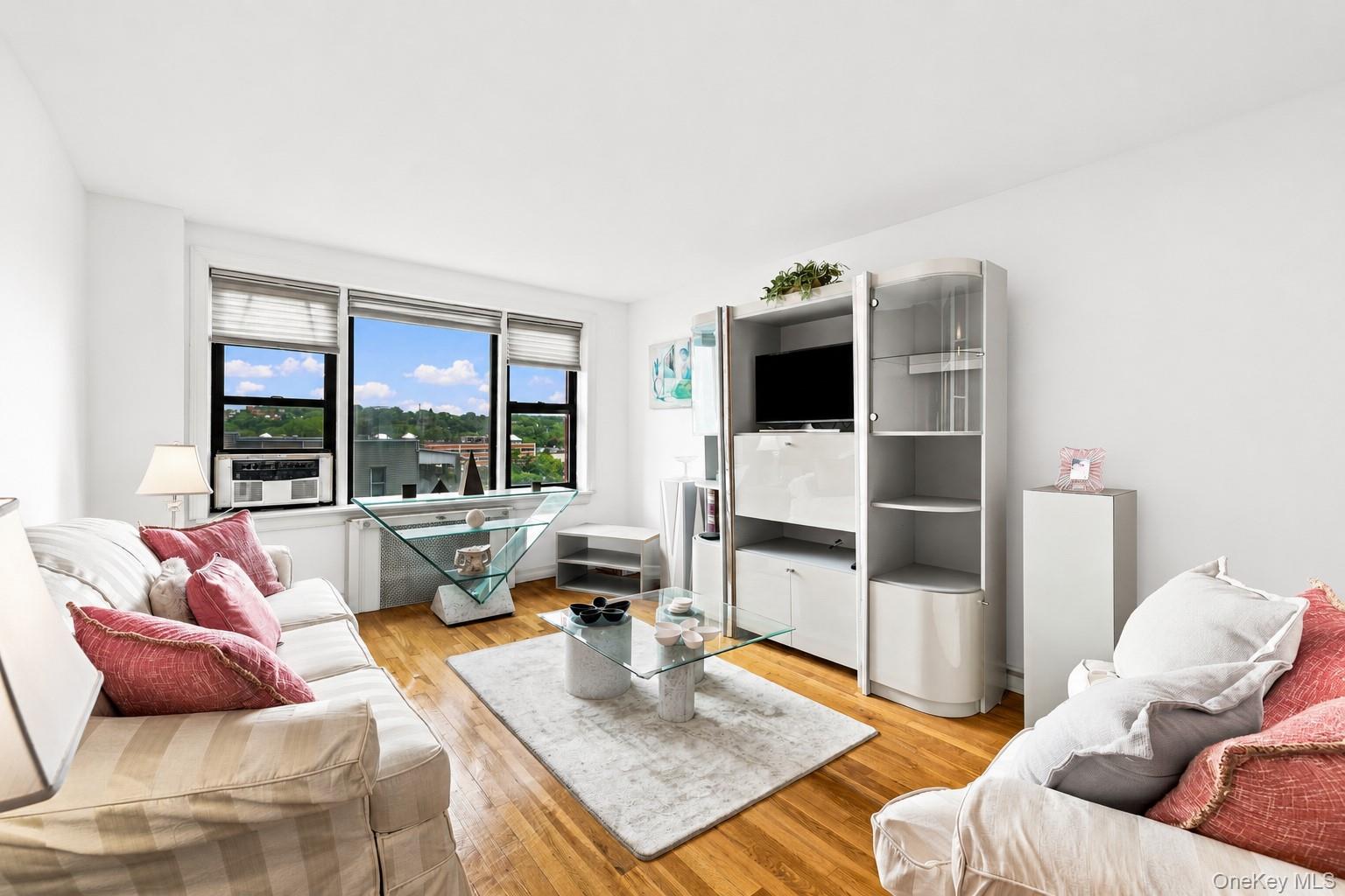 10 Franklin Avenue, Unit 2A