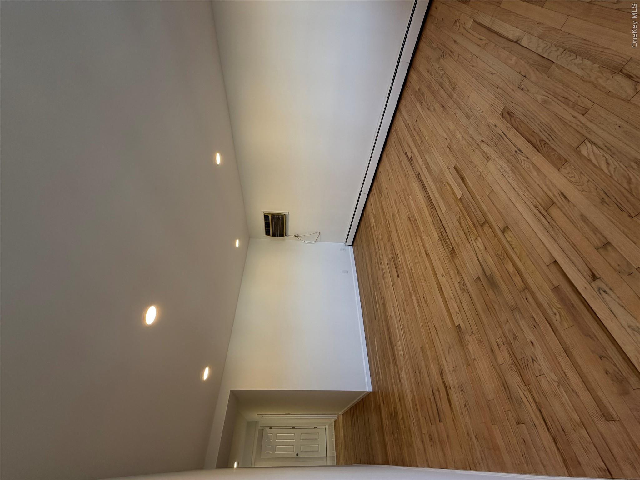 23 Mansion Avenue, Unit 2 photo 3