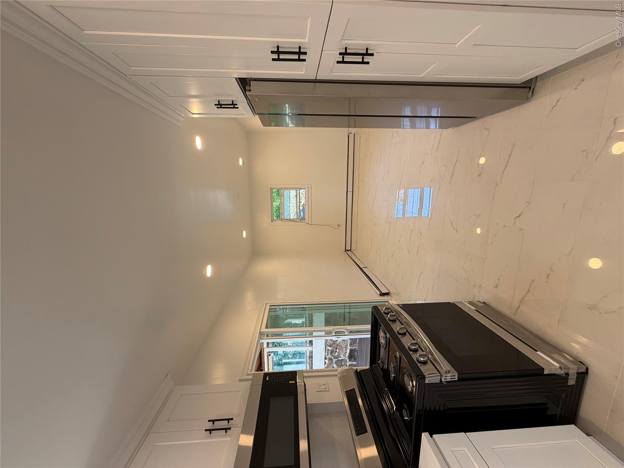 23 Mansion Avenue, Unit 2 photo 5