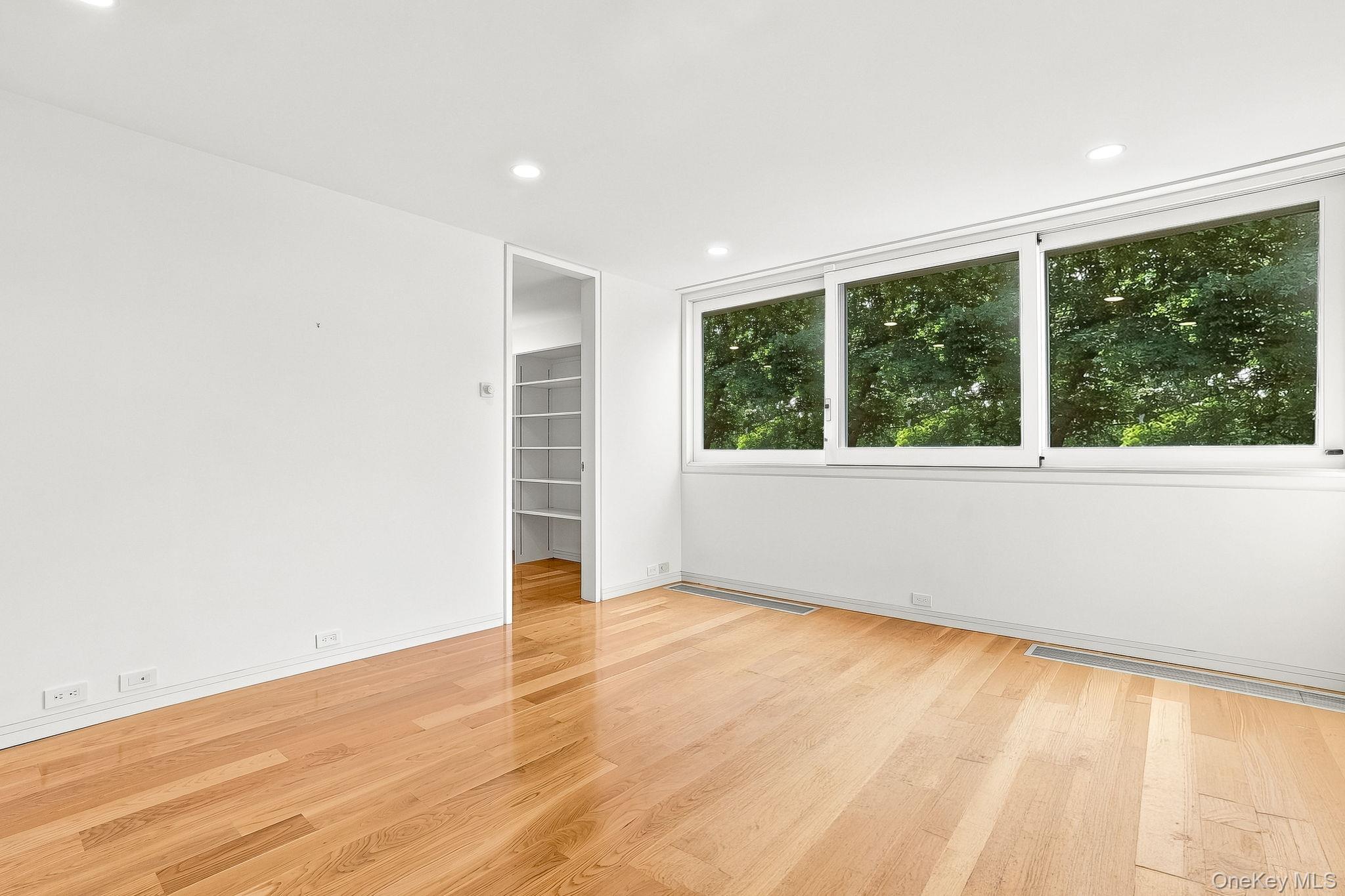 20 Bessel Lane – For Sale photo 27