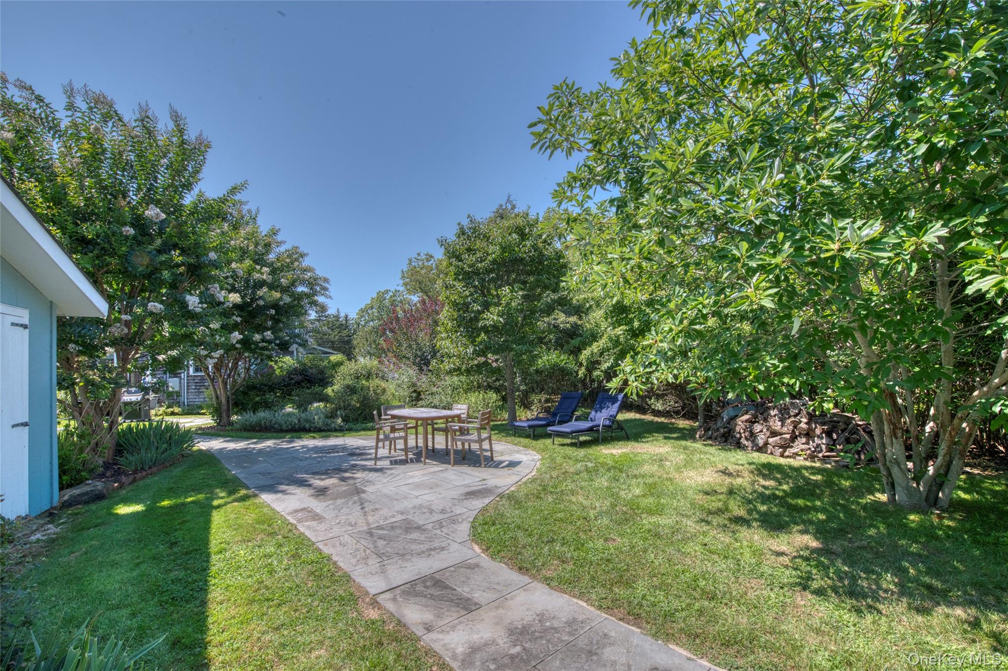1945 Village Lane – For Sale photo 15