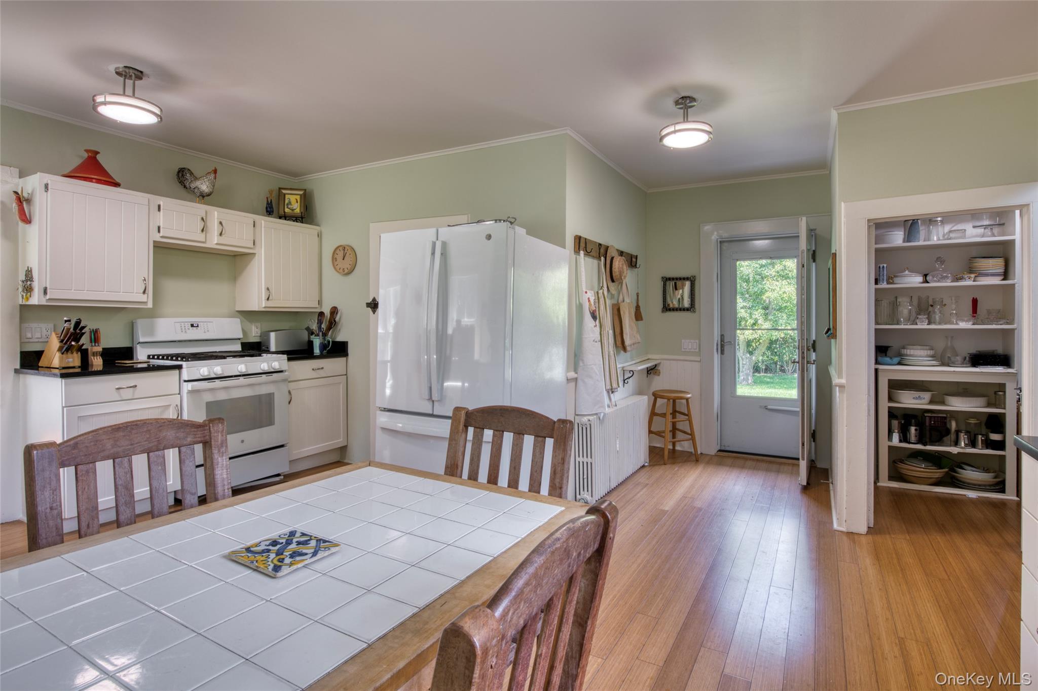 1945 Village Lane – For Sale photo 10