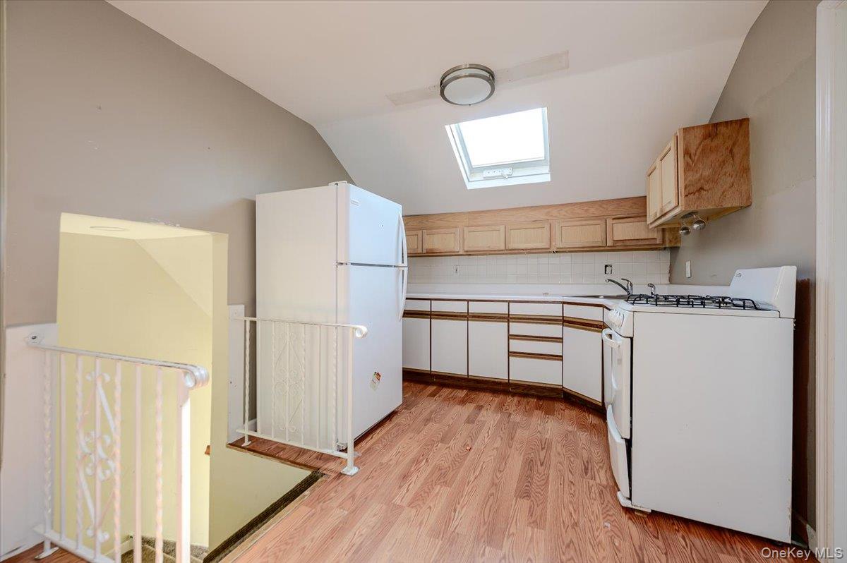 13 Truxton Road, Unit Upper photo 7