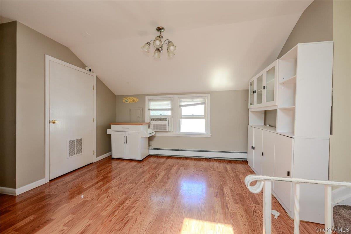 13 Truxton Road, Unit Upper photo 4