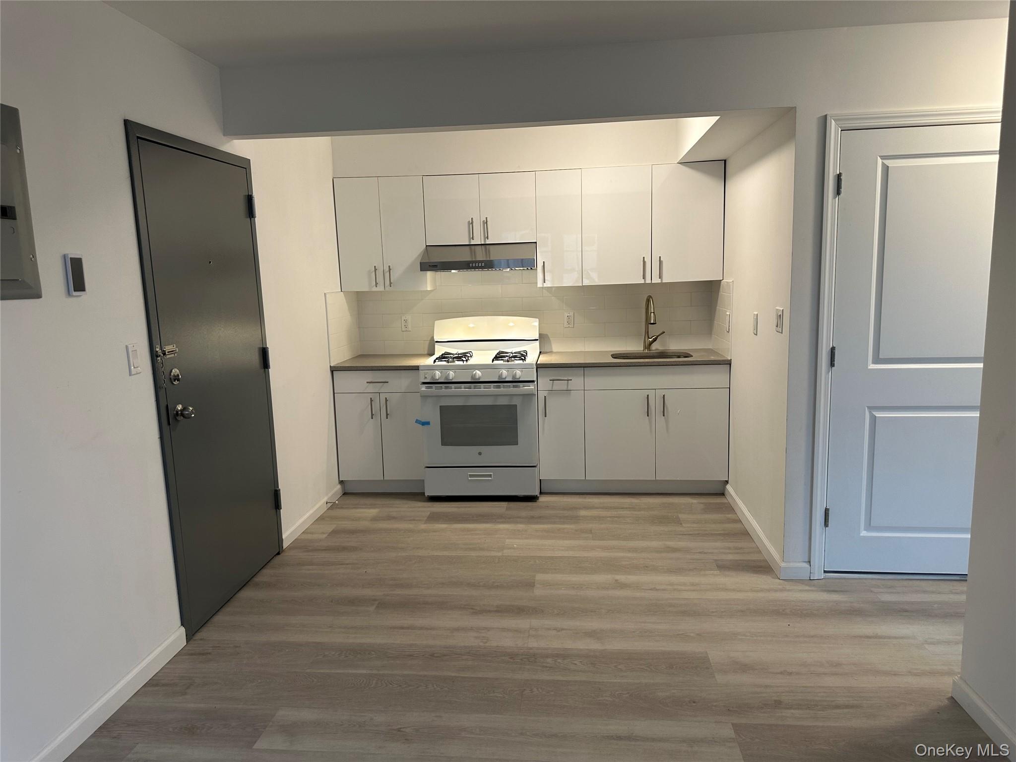 6-05 129st Street, Unit 1D photo 4