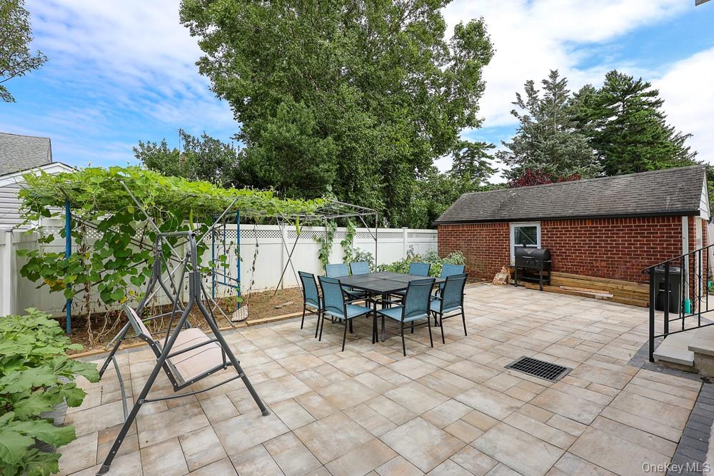 42 Celler Avenue – For Sale photo 37