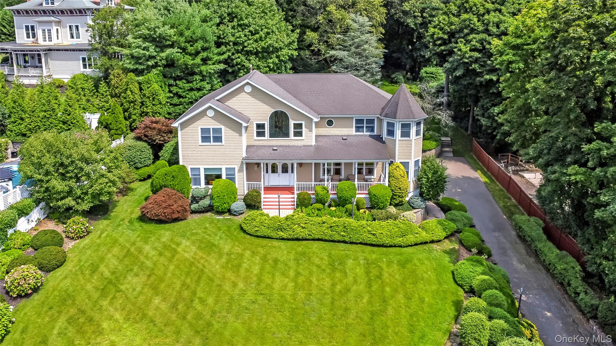 230 Woodbine Avenue – For Sale photo 3