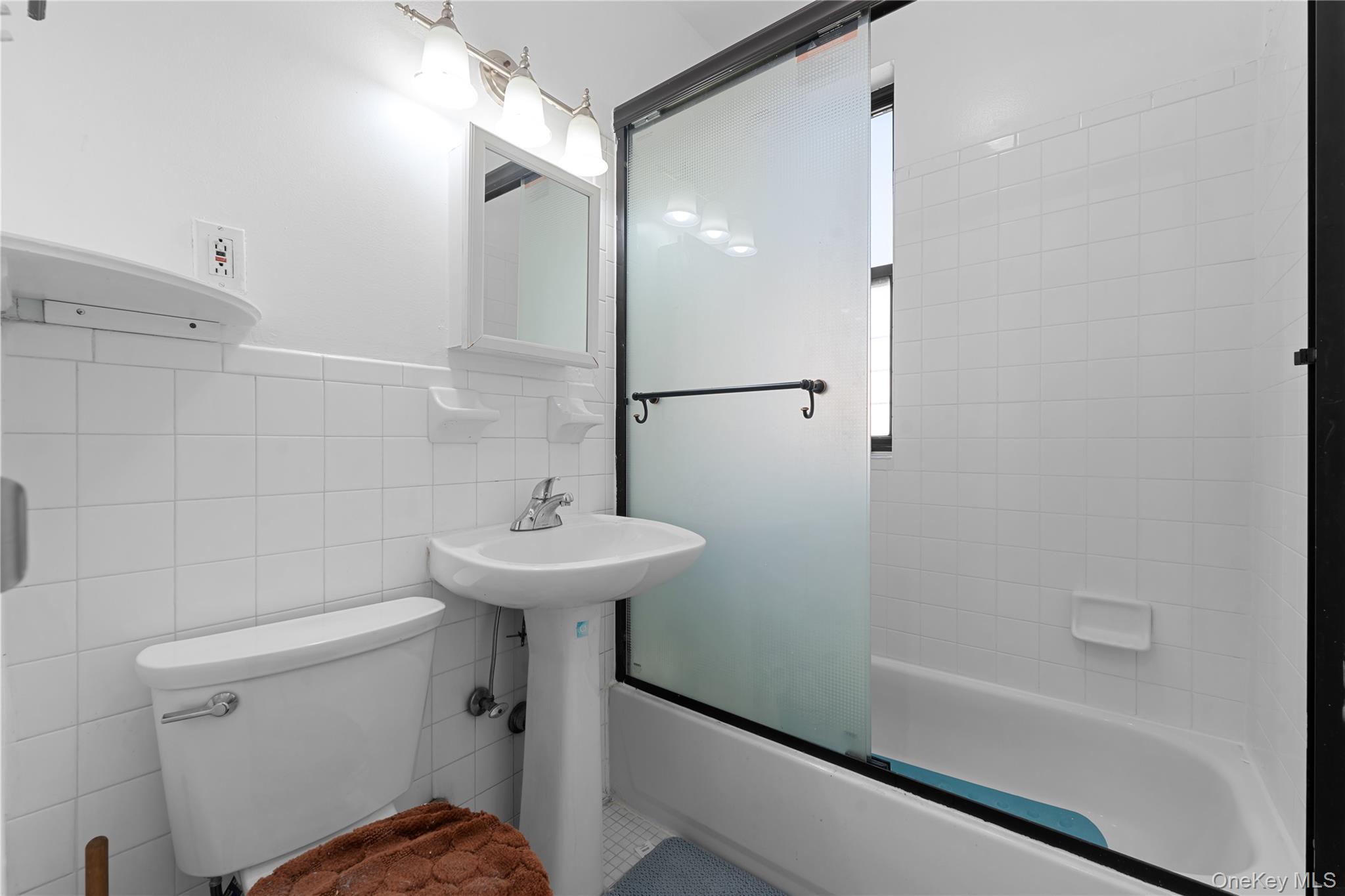 941 Jerome Avenue, Unit 11G photo 4