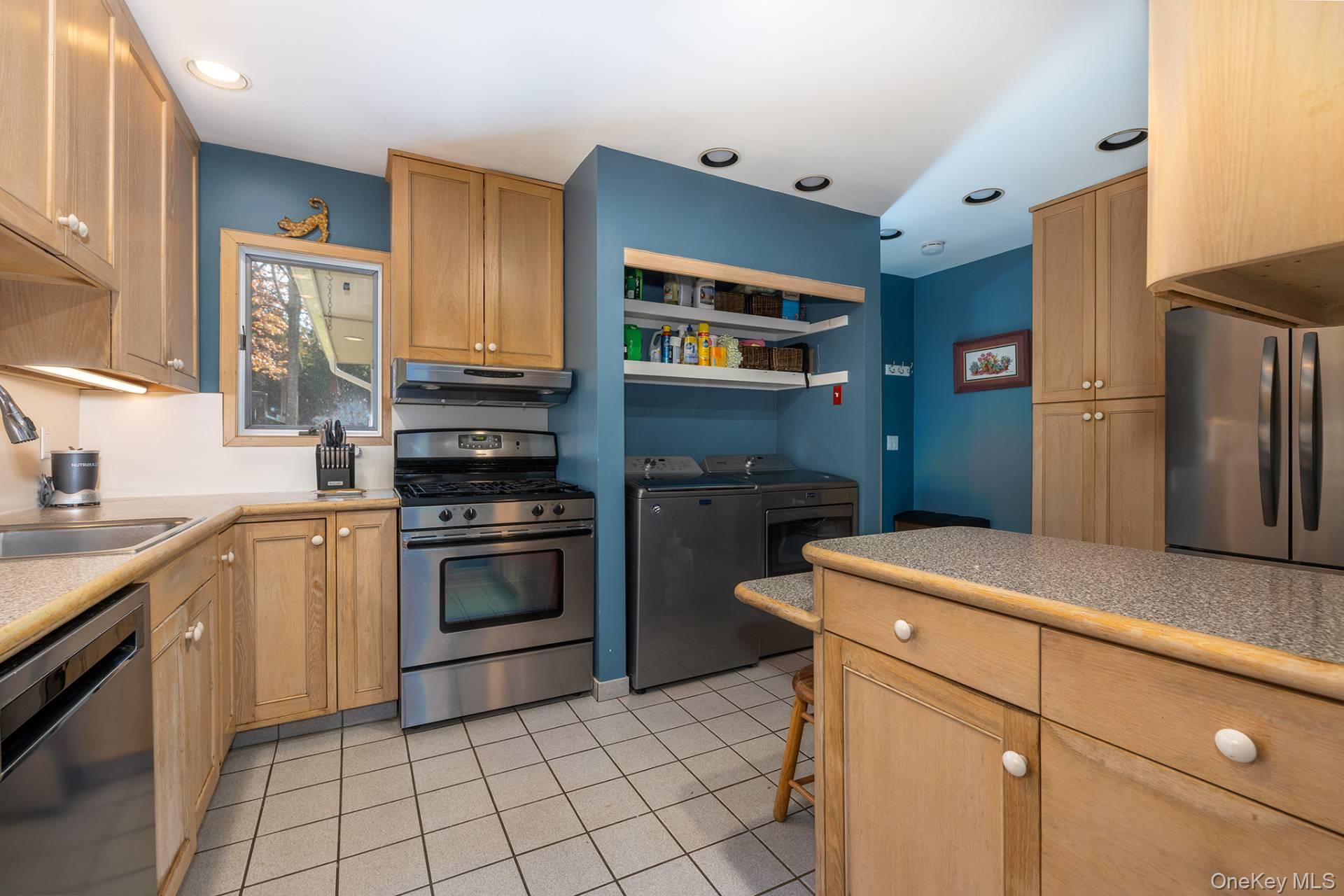 8 Susan Street – For Rent photo 6
