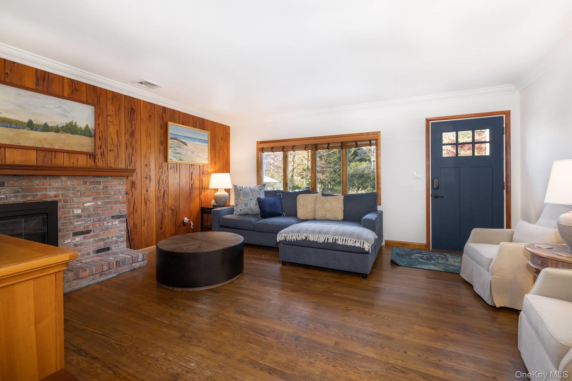 8 Susan Street – For Rent photo 5