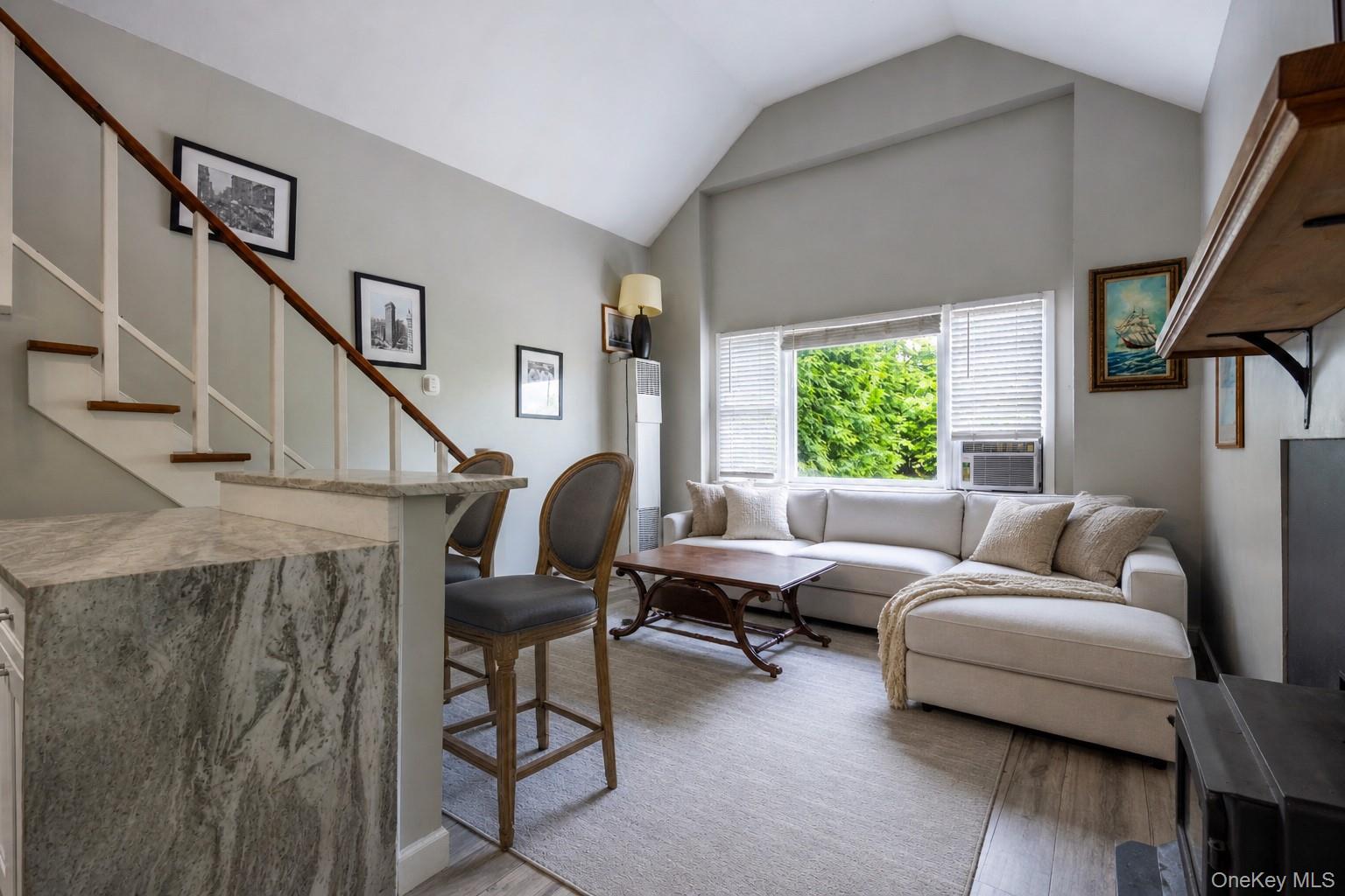 109 West Park Avenue, Unit Cottage photo 6