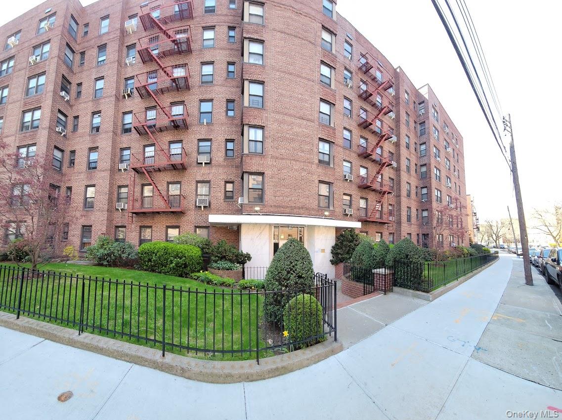 141-60 84th Road, Unit 4H