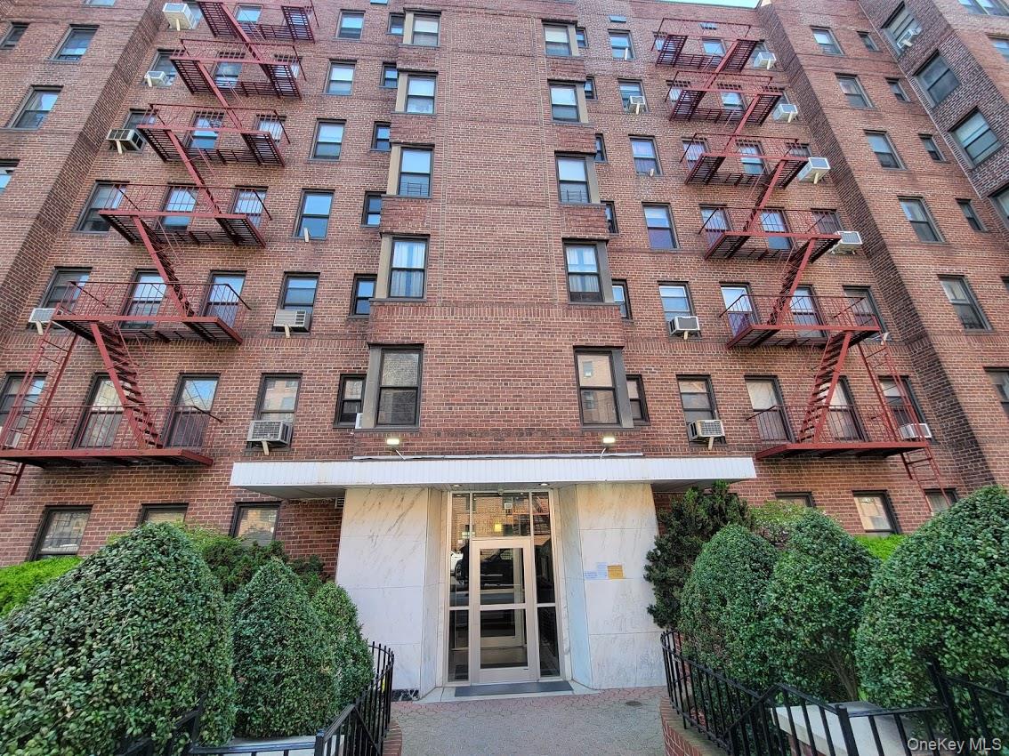 141-60 84th Road, Unit 4H photo 2