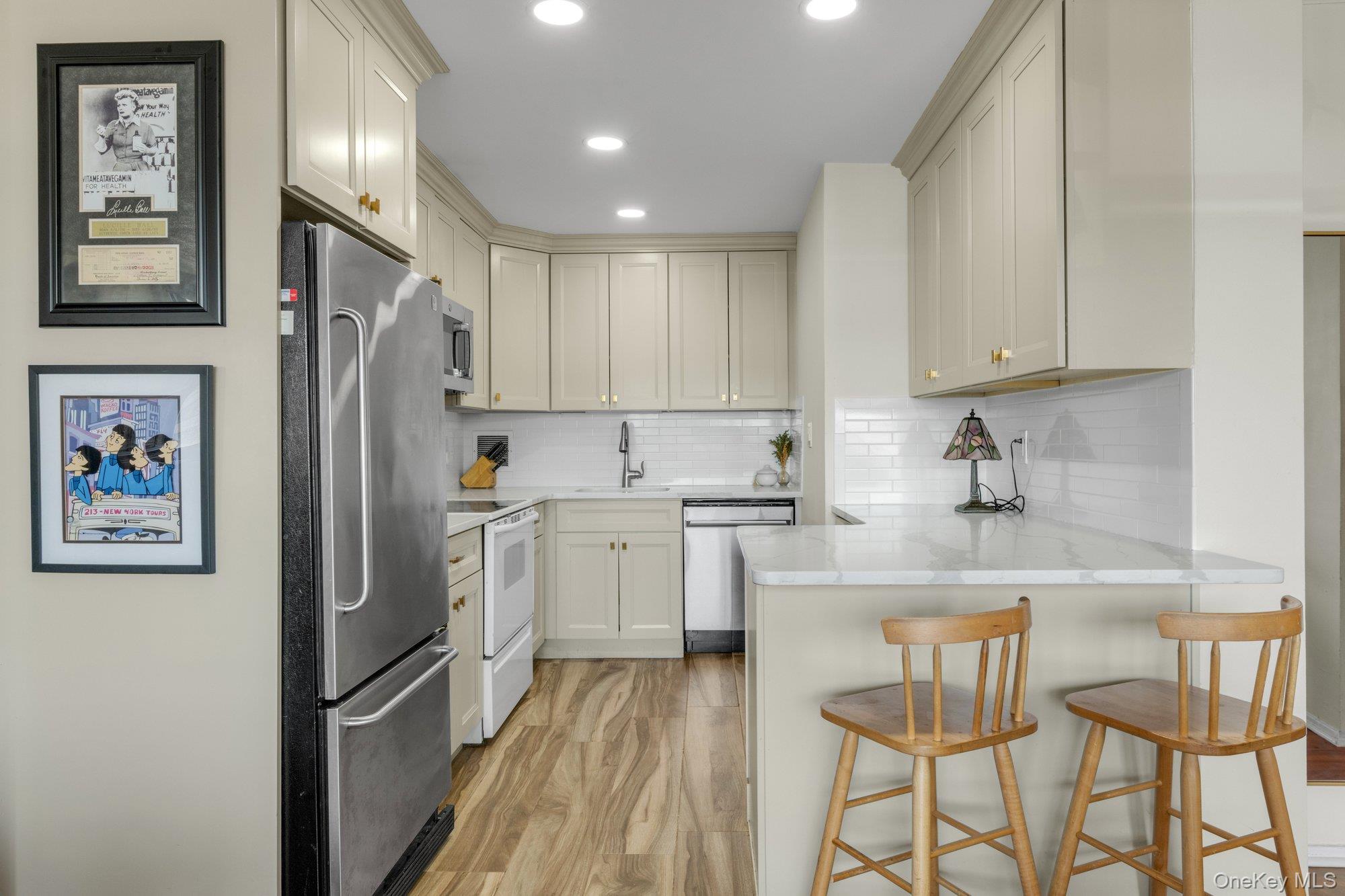 9-15 166 Street, Unit 3A photo 5