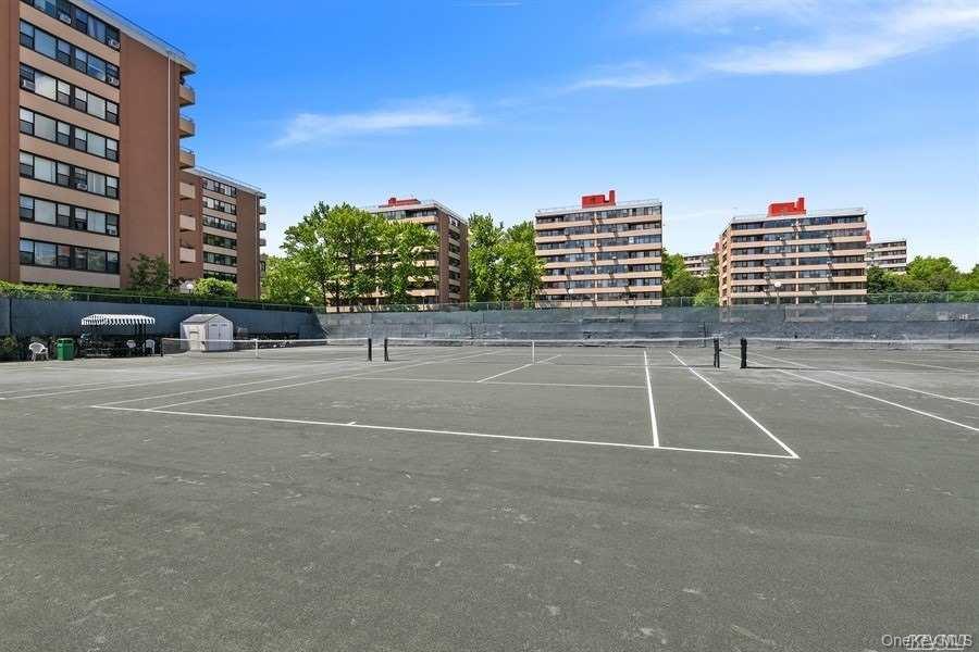 9-15 166 Street, Unit 3A photo 6