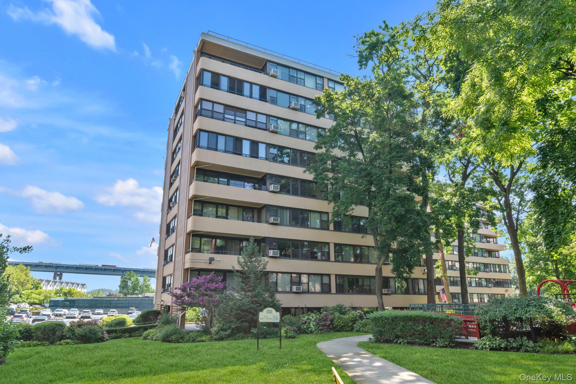 9-15 166 Street, Unit 3A photo 18