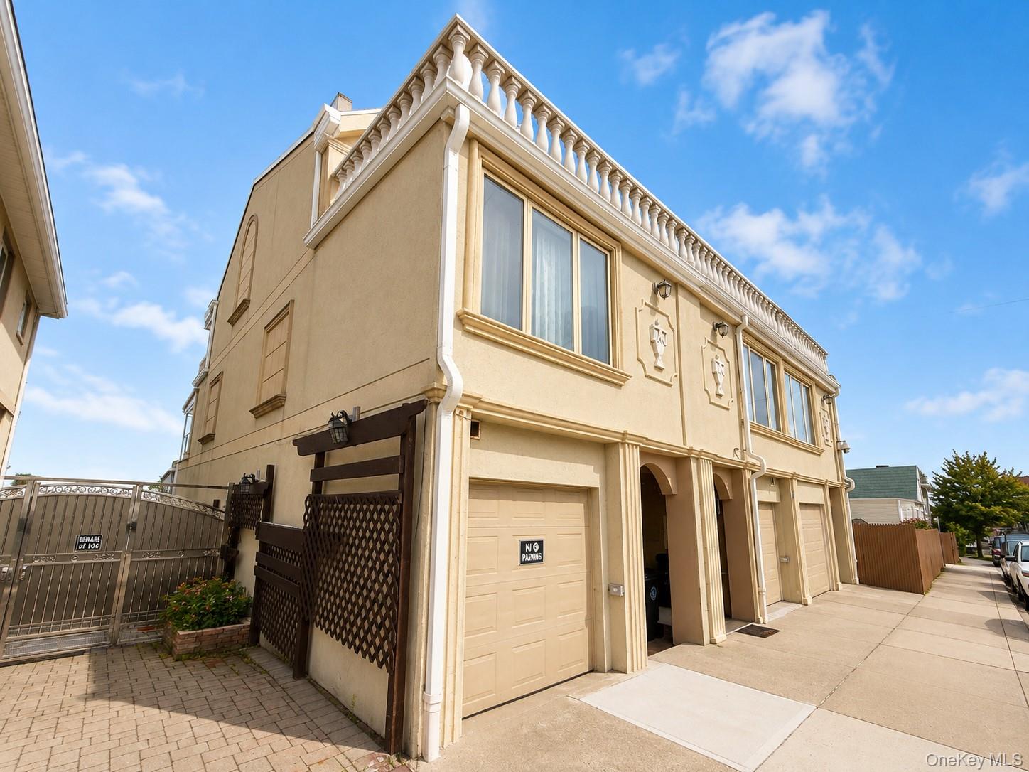 822 Dean Avenue – For Sale