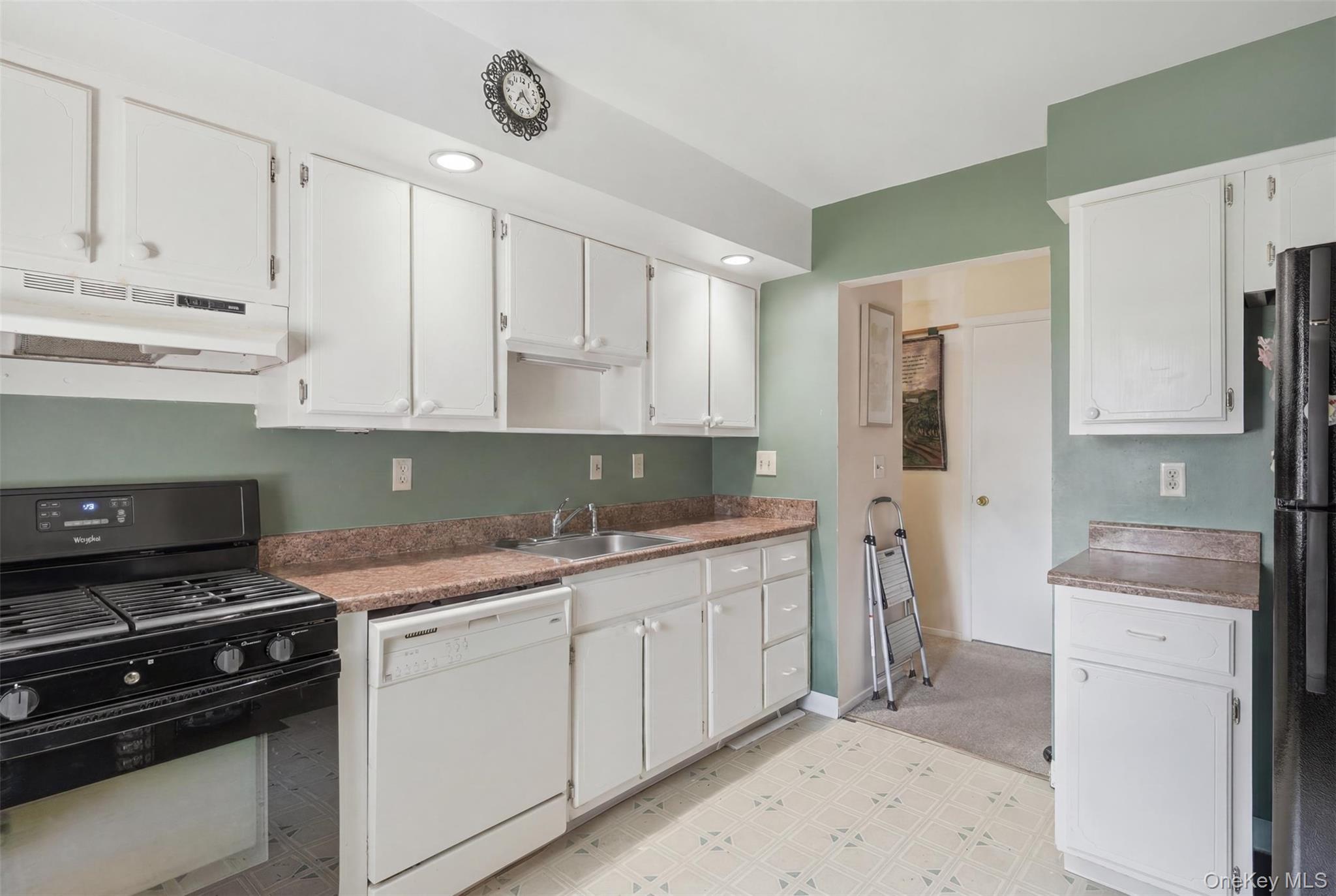 3 Pierces Road – For Sale photo 4