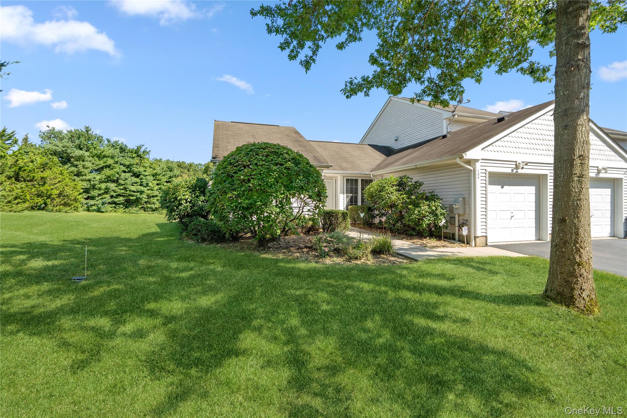 104 Sagaponack Court – For Sale photo 2