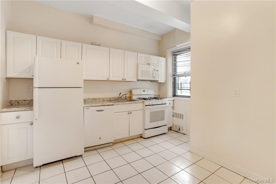 411 Bronx River Road, Unit 9A photo 6