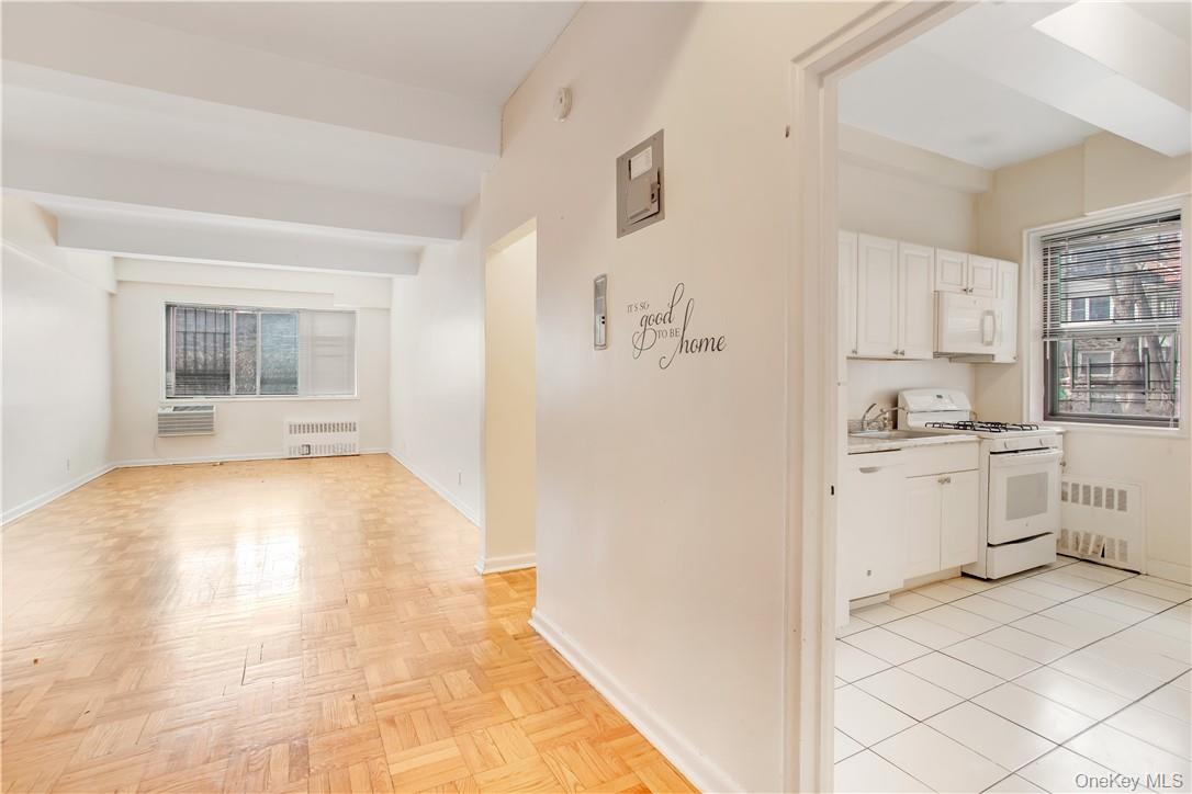 411 Bronx River Road, Unit 9A photo 5