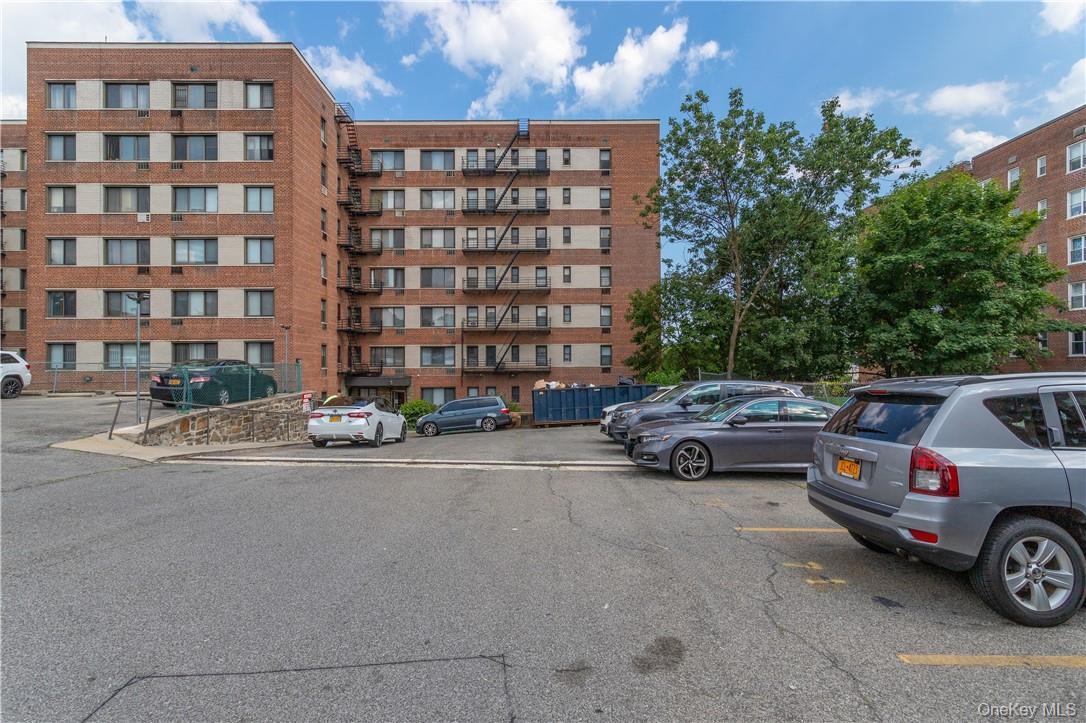 411 Bronx River Road, Unit 9A photo 18
