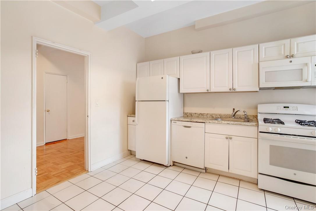 411 Bronx River Road, Unit 9A photo 7