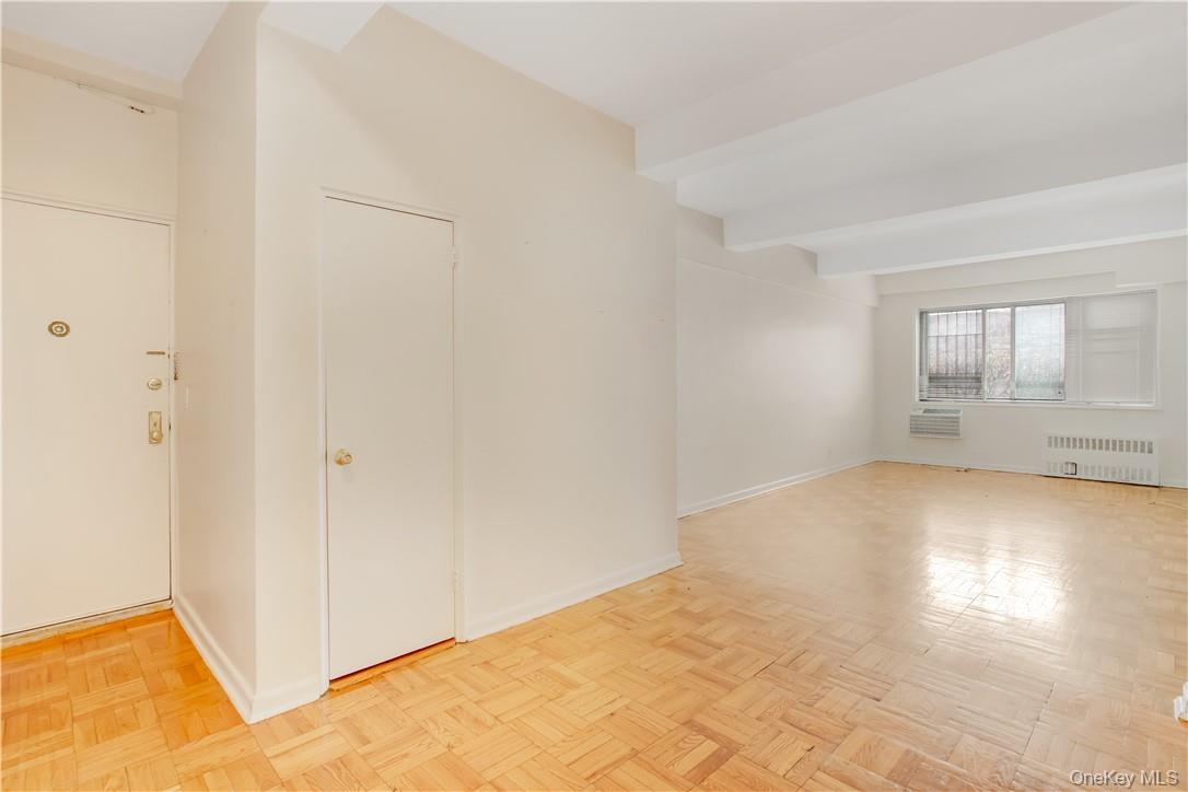 411 Bronx River Road, Unit 9A photo 2