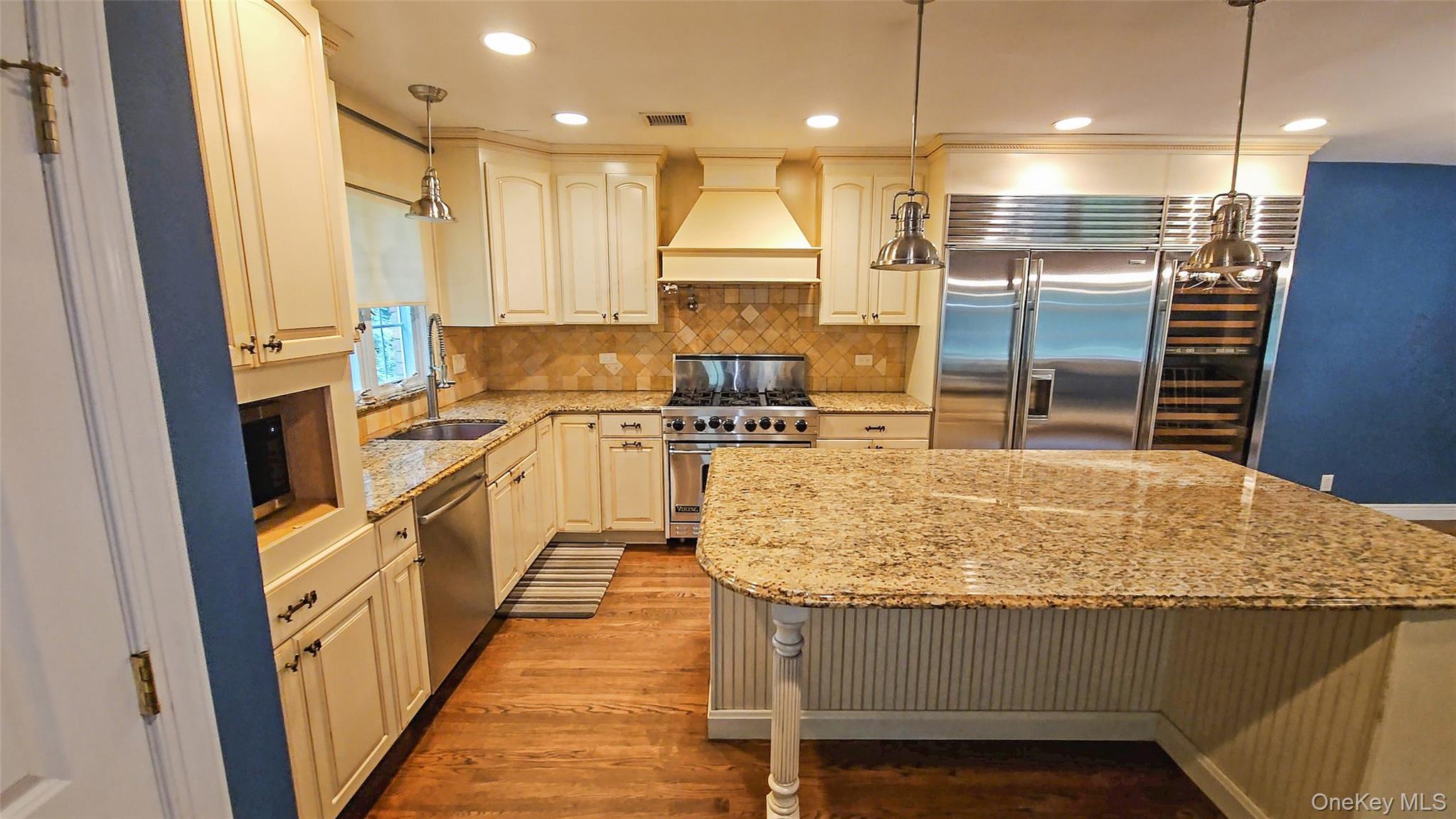 115 Park Lane – For Sale photo 12