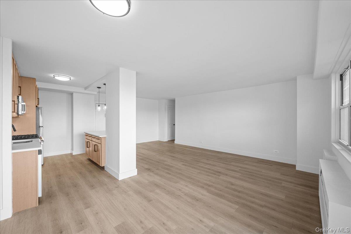 880 Boynton Avenue, Unit 10H photo 16