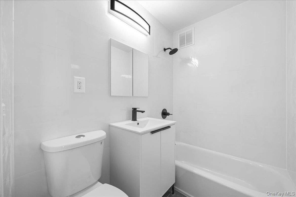 880 Boynton Avenue, Unit 10H photo 26